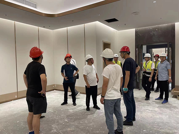 1658108808501621.jpeg T2航站樓建設(shè)項目裝飾裝修工程通過預(yù)驗收.jpeg