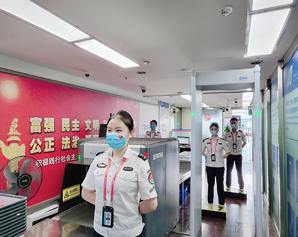 1659337363515348.jpg “八·一”建軍節(jié) 向中國軍人致敬2.jpg