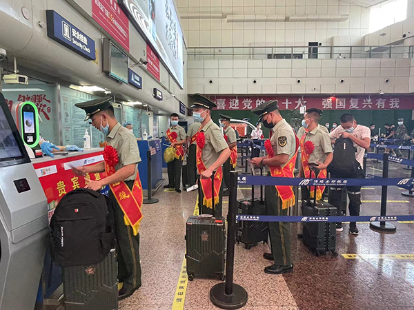 1663034164860076.jpeg 綿陽機(jī)場全力保障退役軍人平安返鄉(xiāng).jpeg