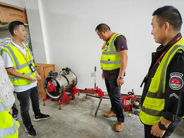 1664345430860334.jpg 綿陽機(jī)場開展第三季度應(yīng)急救援檢查工作.jpg